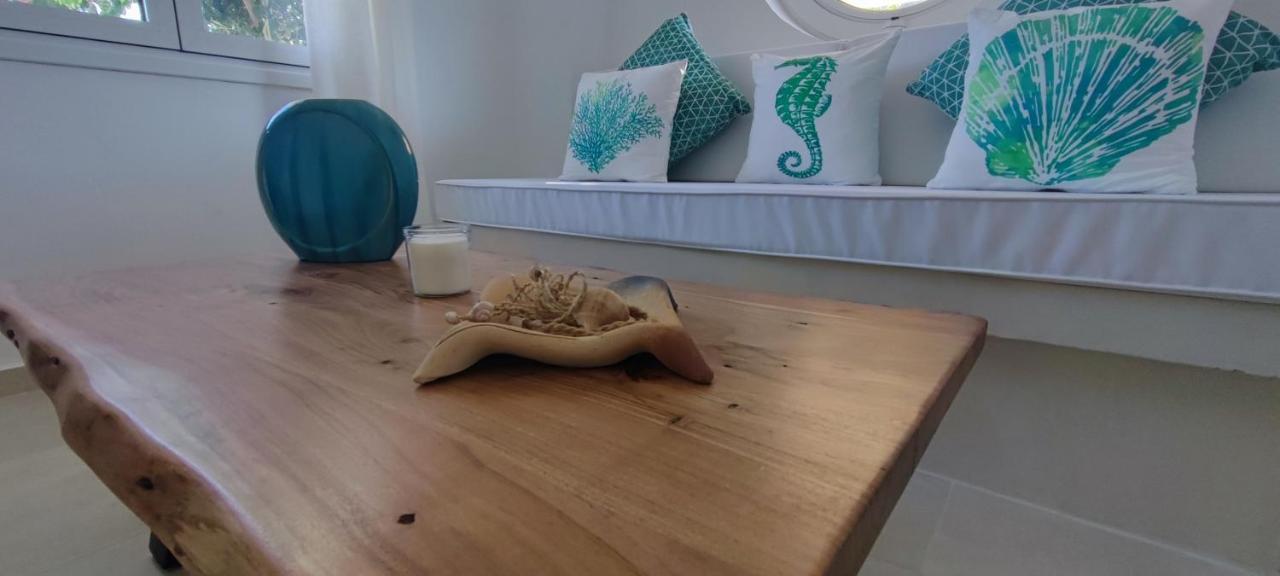 Diana'S Luxury Suites Kitnos Zewnętrze zdjęcie